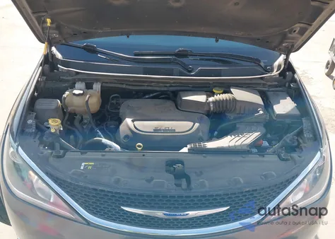 2019 Chrysler Pacifica Touring Plus z USA, uszkodzony, nr VIN 2C4RC1FG9KR576977